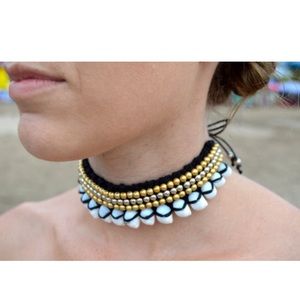 Seashell black choker